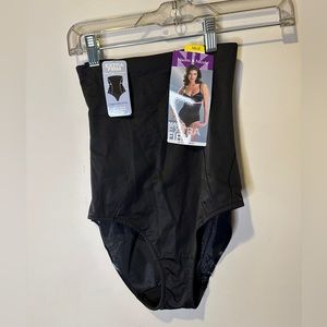 Black women’s waist control Shapewear bottoms